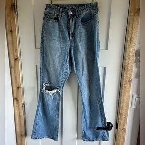 American Eagle Outfitters Light Blue Relaxed Jeans